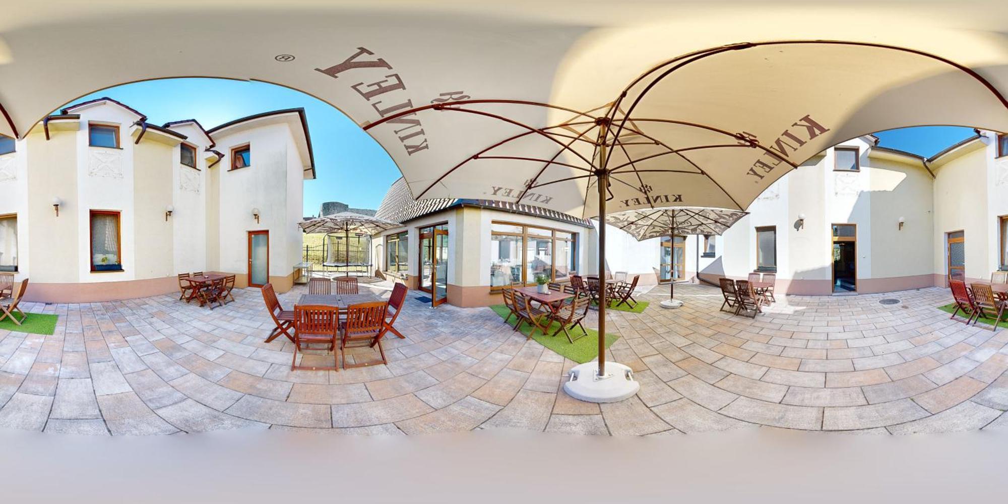 Hotel Hradna Brana Братислава Экстерьер фото